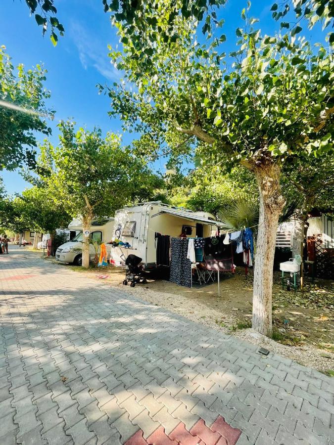 מלון קמפומרינו Camping Smeraldo מראה חיצוני תמונה